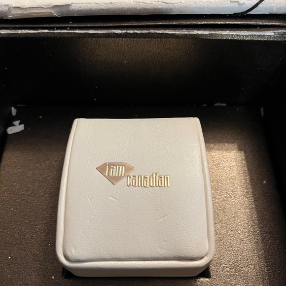 MAKE AN OFFER Canadian Diamond 14k White Gold Ring - Picture 4 of 7